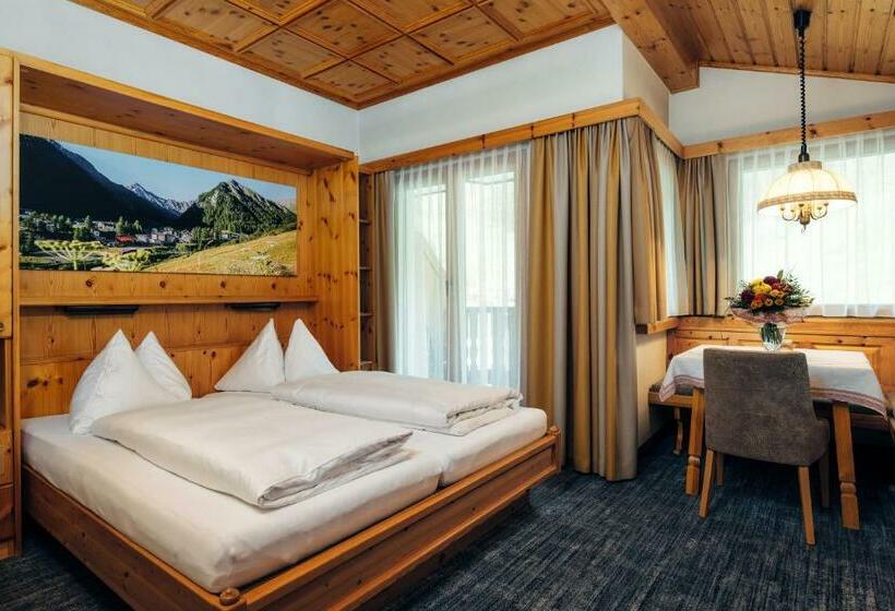 اتاق استاندارد با بالکن, Wellnesshotel Engadin