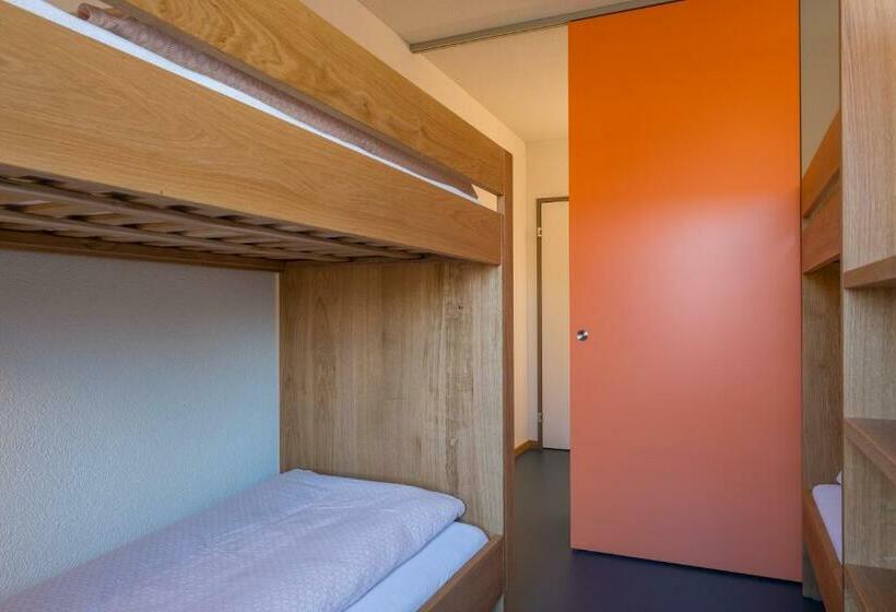 اتاق استاندارد چهارنفره با سرویس بهداشتی مشترک, Zug Youth Hostel