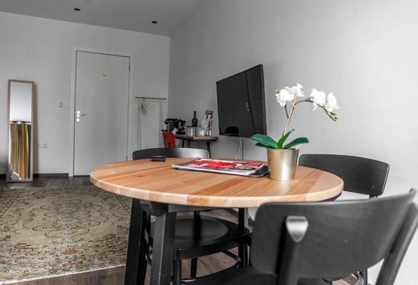 اتاق لوکس چهار تخته, 1001 Nights Boutique Lofts