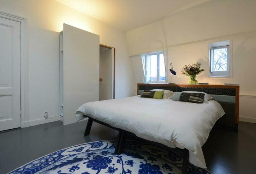 Standart Oda, Het Blauwe Uur