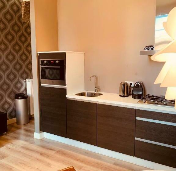 1 Bedroom Apartment, Stadslogement By Peek