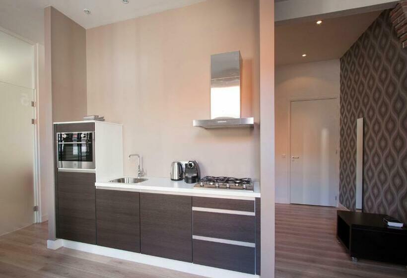1 Bedroom Apartment, Stadslogement By Peek