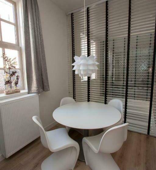 1 Bedroom Apartment, Stadslogement By Peek
