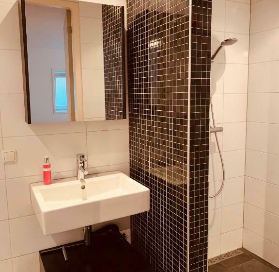 1 Bedroom Apartment, Stadslogement By Peek