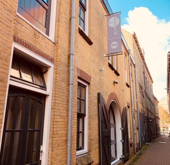 1 Bedroom Apartment, Stadslogement By Peek
