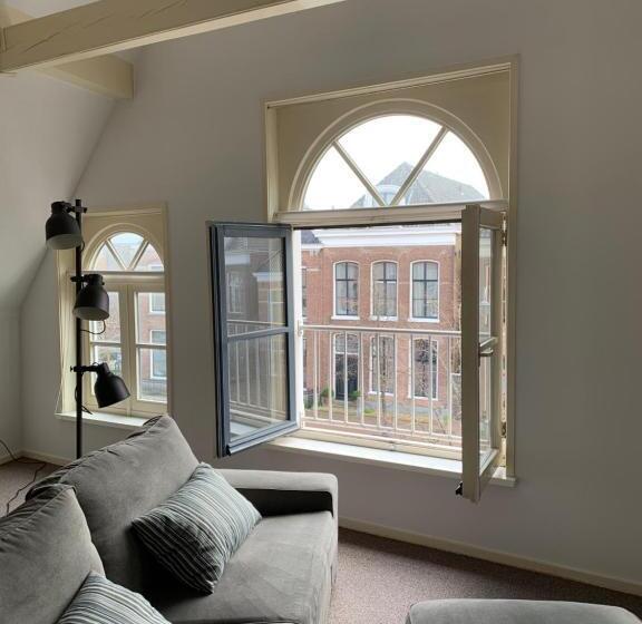 2 Bedroom Apartment, Stadslogement By Peek