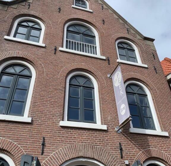 2 Bedroom Apartment, Stadslogement By Peek