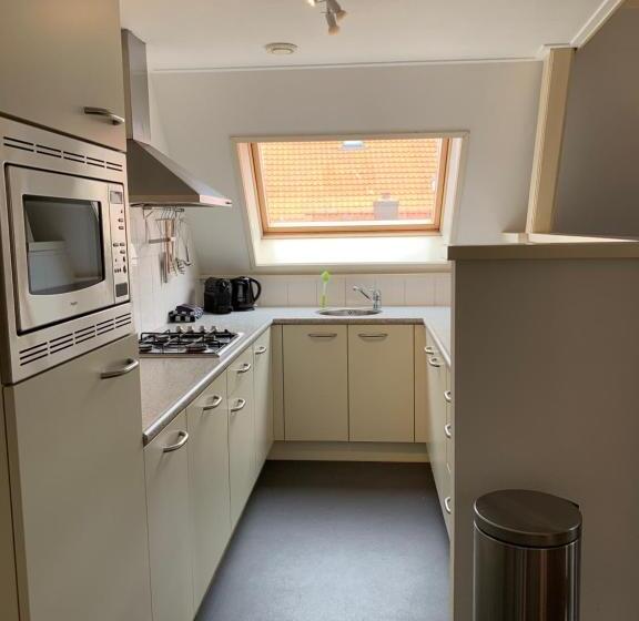 2 Bedroom Apartment, Stadslogement By Peek