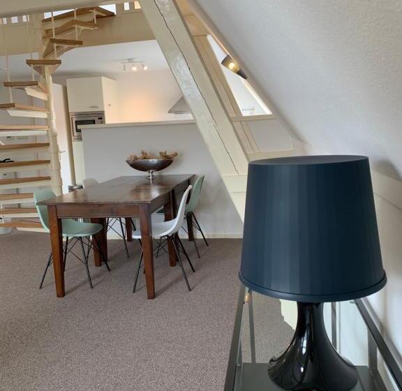 2 Bedroom Apartment, Stadslogement By Peek