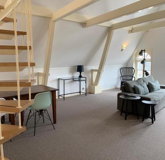 2 Bedroom Apartment, Stadslogement By Peek