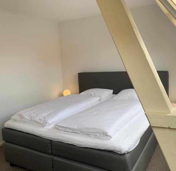 2 Bedroom Apartment, Stadslogement By Peek