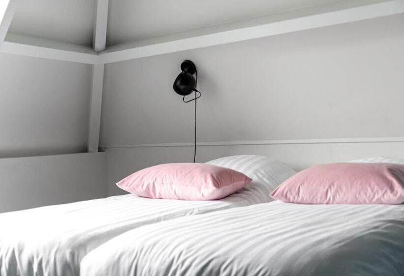 اتاق لوکس چهار تخته, 1001 Nights Boutique Lofts