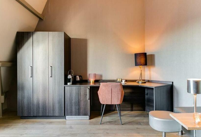 سوییت لوکس, Brasss Hotel Suites