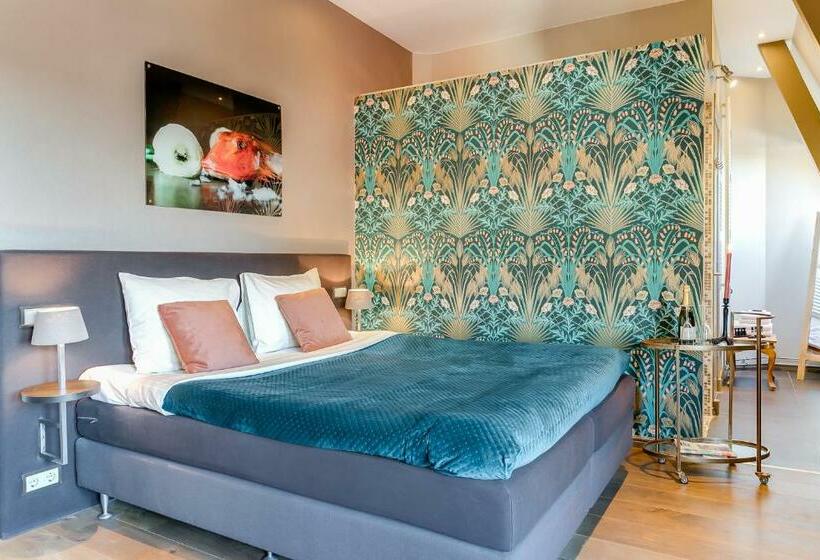 سوییت لوکس, Brasss Hotel Suites