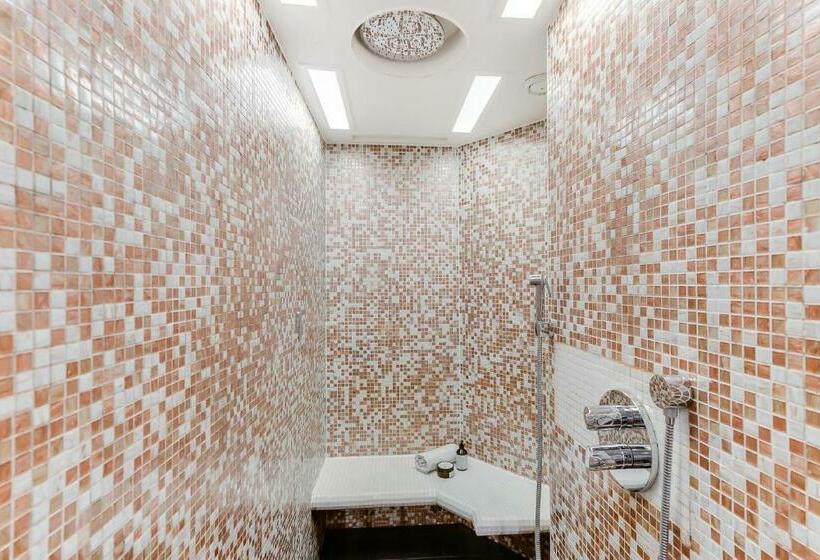 سوییت لوکس, Brasss Hotel Suites
