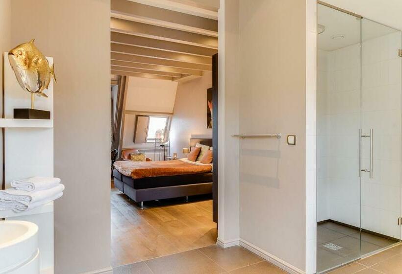 سوییت جونیور, Brasss Hotel Suites