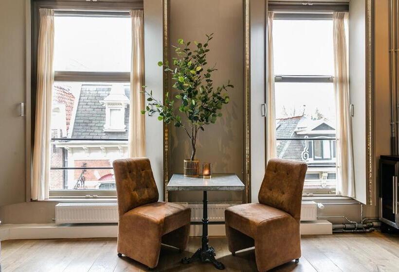 سوییت لوکس, Brasss Hotel Suites