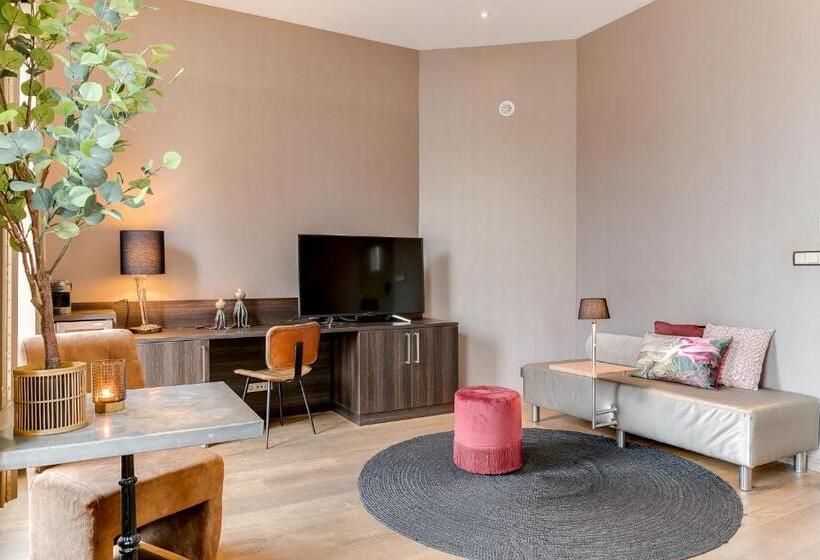 سوییت لوکس, Brasss Hotel Suites