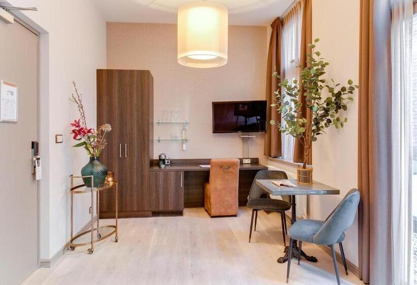 سوییت لوکس, Brasss Hotel Suites