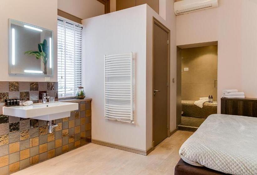 سوییت لوکس, Brasss Hotel Suites