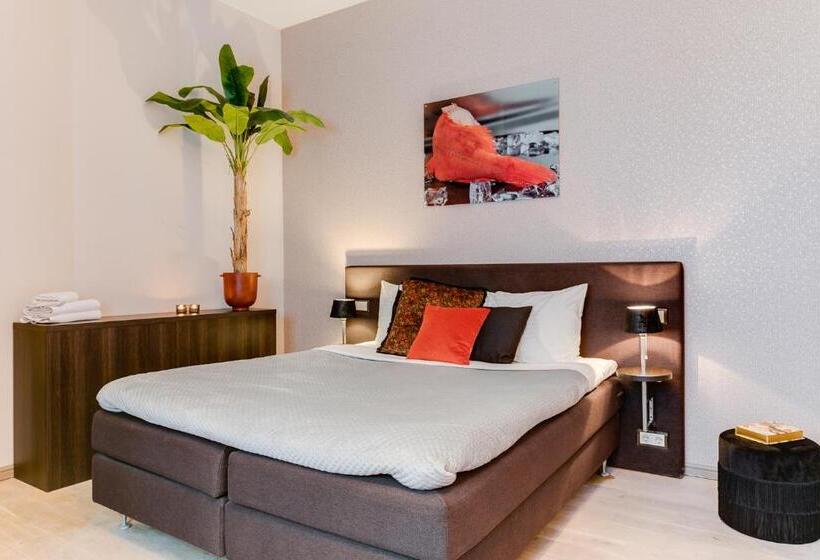 سوییت لوکس, Brasss Hotel Suites