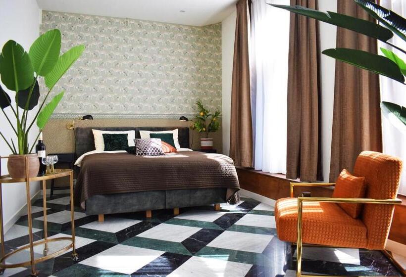 سوییت لوکس, Brasss Hotel Suites