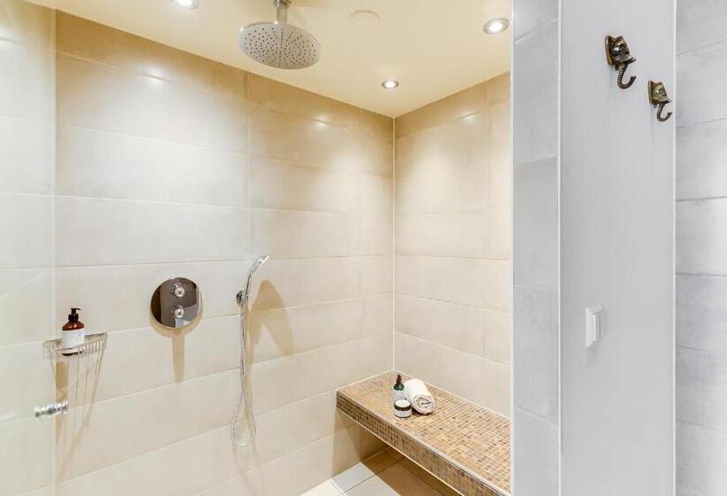 سوییت اجرایی, Brasss Hotel Suites