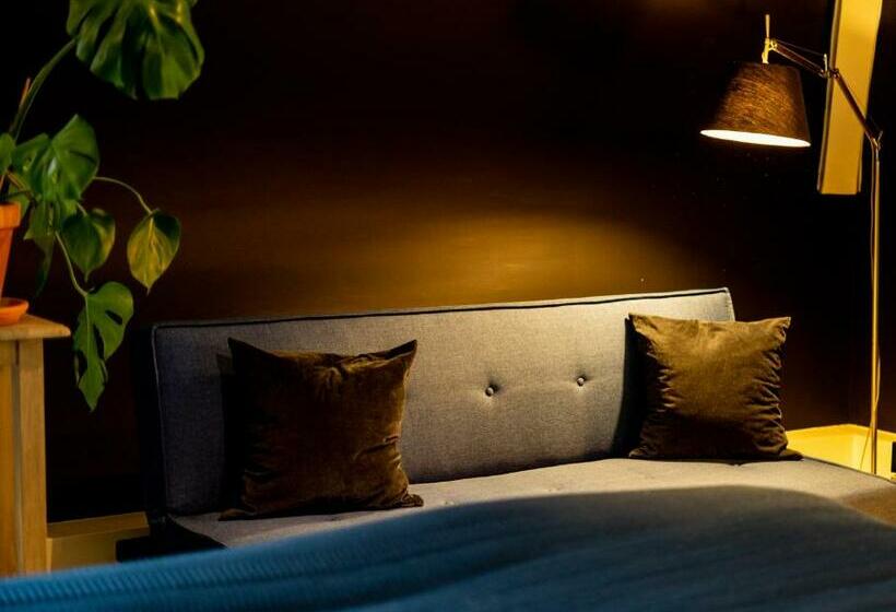 سوییت لوکس, Anne&max Boutique