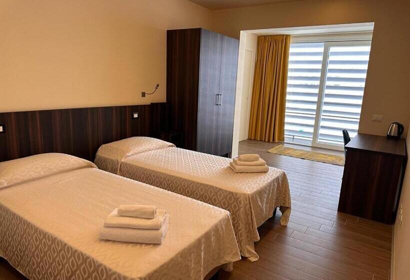 اتاق استاندارد, Krino  Hotel Cafè