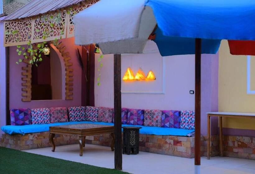 اتاق استاندارد با سرویس بهداشتی مشترک, Hoppa Guest House