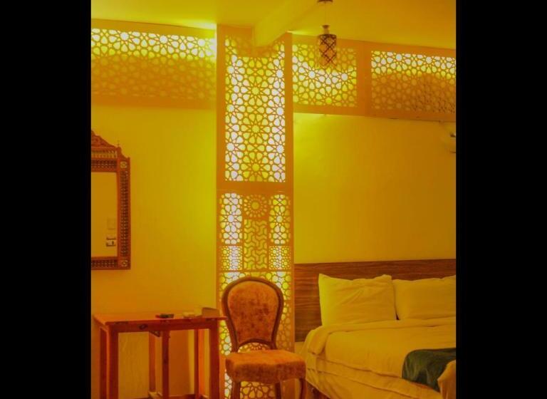 اتاق استاندارد با سرویس بهداشتی مشترک, Hoppa Guest House