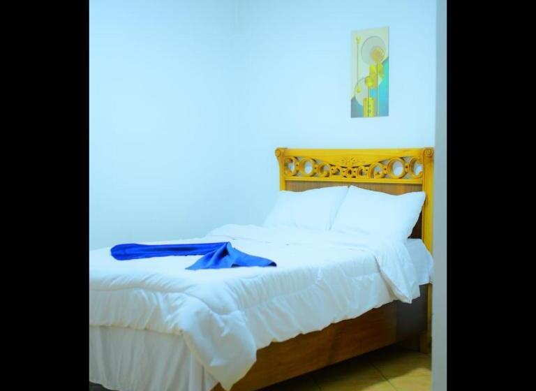 اتاق استاندارد با چشم‌انداز استخر, Hoppa Guest House