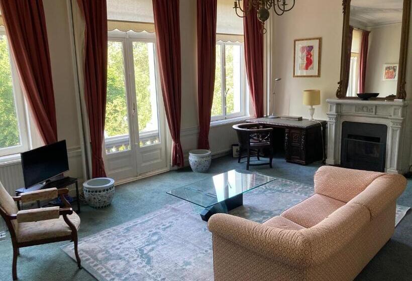 Deluxe Suite King Bed, Vondelparkmuseum Inn