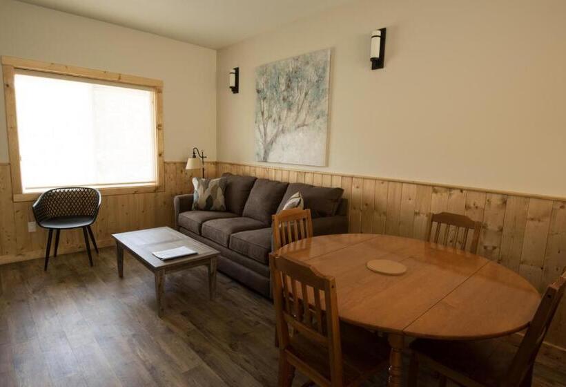 سوئیت 2 خوابه, Cabins West