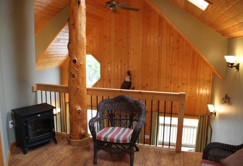 سوییت لوکس, Cabins West