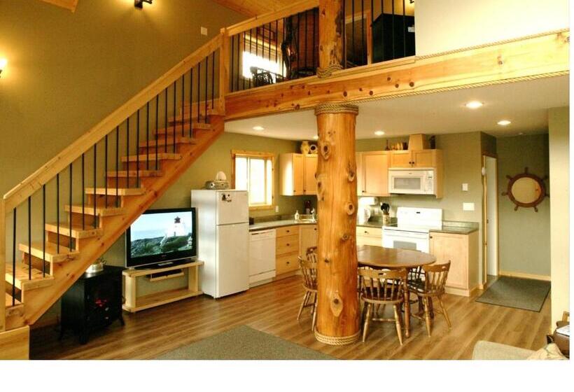 سوئیت 2 خوابه, Cabins West