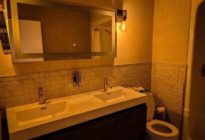سوییت اجرایی, Cedar Meadows Resort & Spa, Ascend Hotel Collection