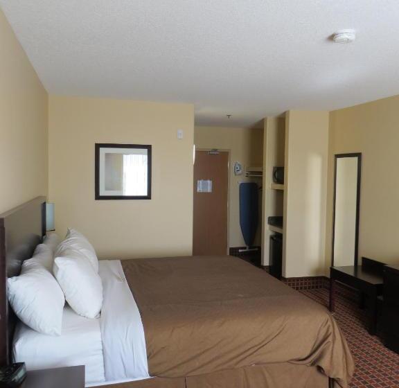 Deluxe Suite King Bed, Poplar Tree Inn