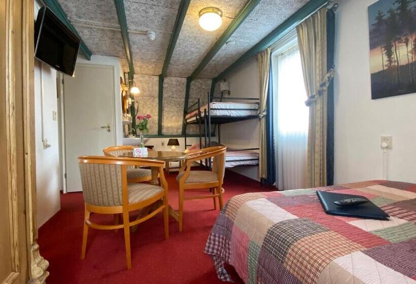 اتاق استاندارد چهار تخته, & Restaurant De Fortuna