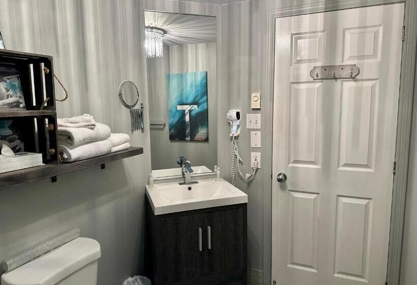 سوئیت با بالکن, Motel Le Point De Vue