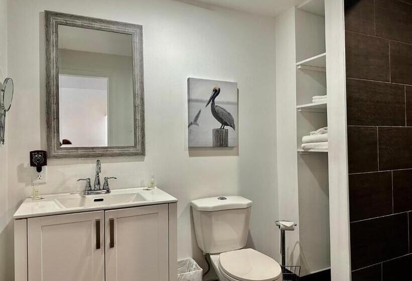 سوئیت با بالکن, Motel Le Point De Vue