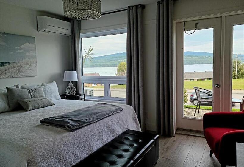 سوئیت با بالکن, Motel Le Point De Vue