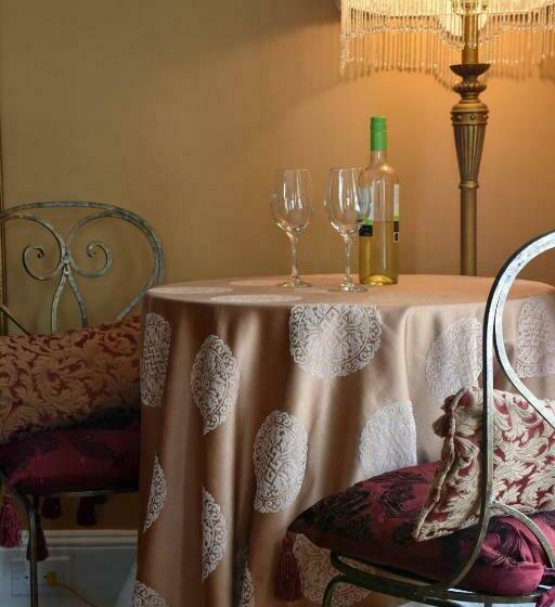 اتاق لوکس, Apple Tree Historic B&b