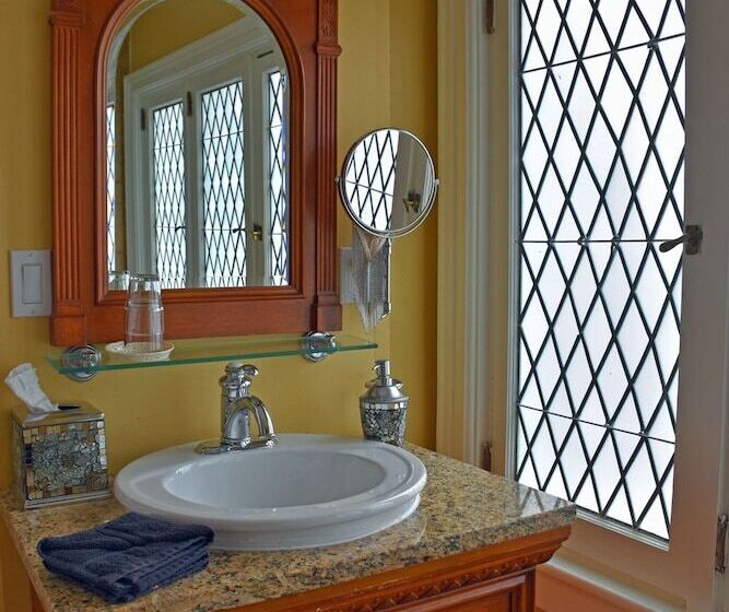 اتاق لوکس, Apple Tree Historic B&b