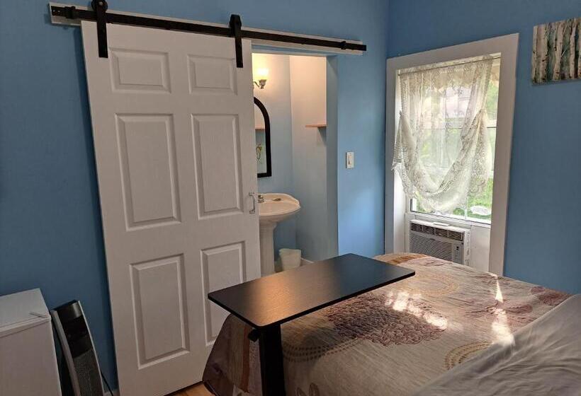 اتاق استاندارد یک نفره, Inn On Frederick