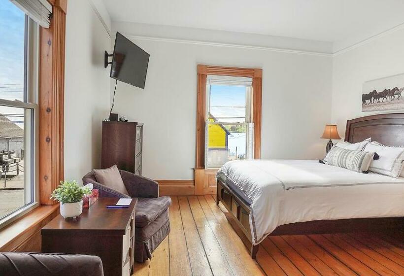 اتاق سوپریور با تخت دو نفره بزرگ, Sail Inn Lunenburg