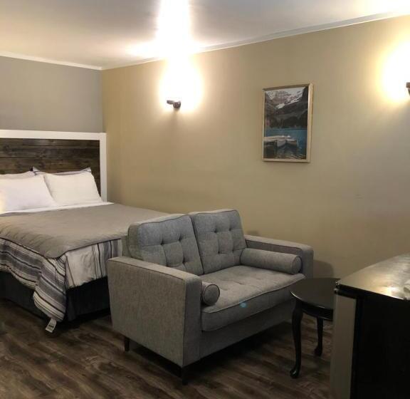 Suite, Greenside Motel