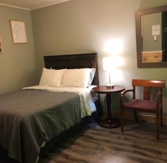 اتاق اکونومی, Greenside Motel