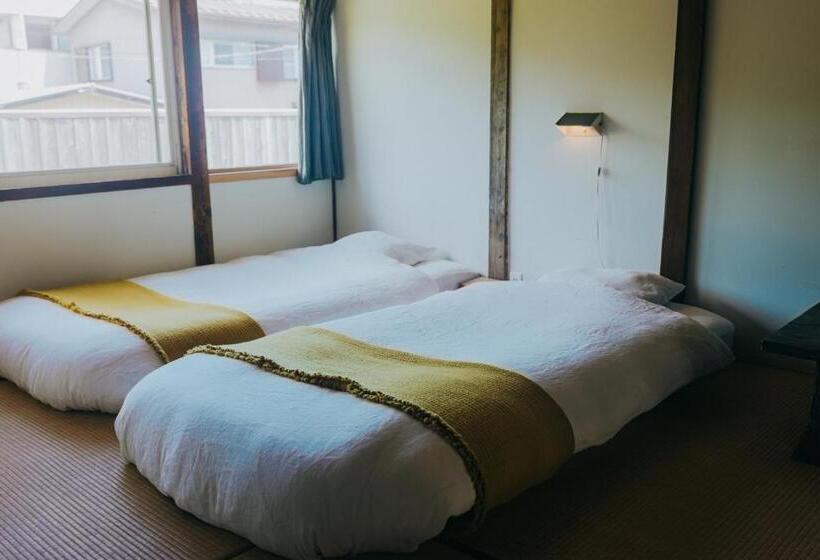 اتاق استاندارد با سرویس بهداشتی مشترک, Hostel Saruya