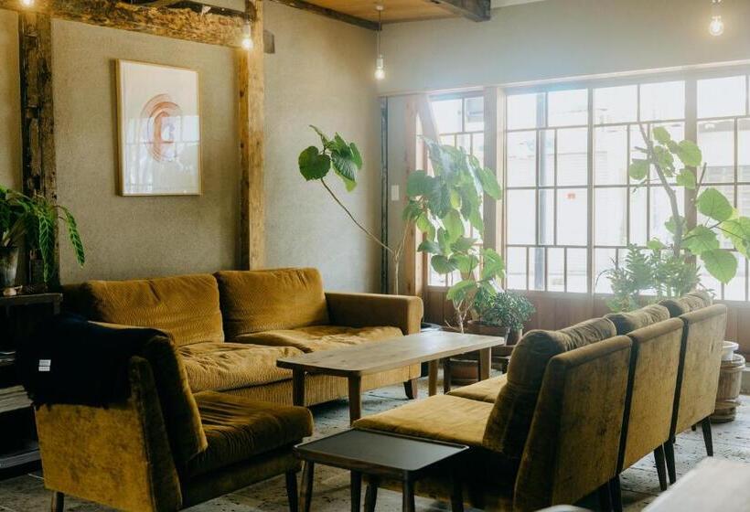 اتاق خانوادگی با سرویس بهداشتی مشترک, Hostel Saruya
